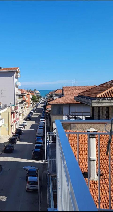 D Annunziohouse Bed and Breakfast Martinsicuro Εξωτερικό φωτογραφία